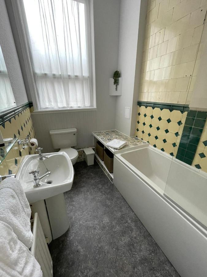 Rostrevor Hotel - Guest House Bury  Esterno foto